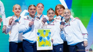 podium wag q sfe03293 copia simone ferraro ph